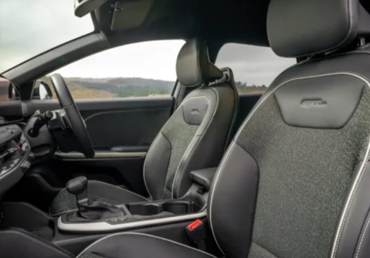 Kia K4 виходить на ринок: плюси і мінуси (огляд)