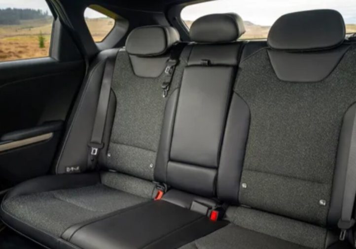 Kia K4 виходить на ринок: плюси і мінуси (огляд)