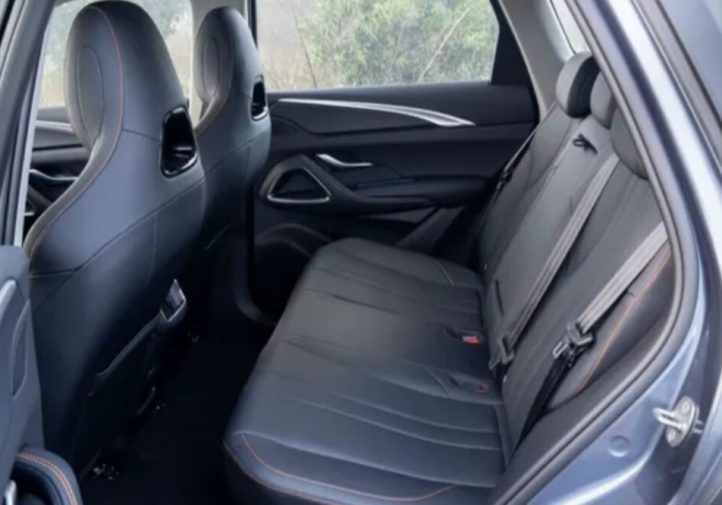 Плагін-гібрид без переплати: тест BYD Sealion 5 (огляд)