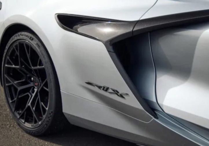 Corvette ZR1X: найпотужніший серійний спорткар США (фото)