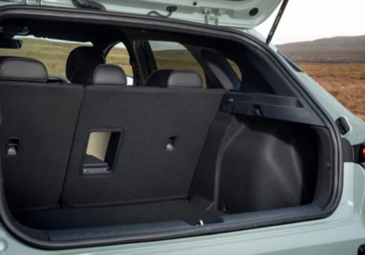 Kia K4 виходить на ринок: плюси і мінуси (огляд)