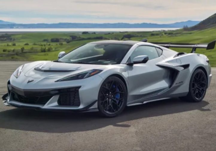 Corvette ZR1X: найпотужніший серійний спорткар США (фото)