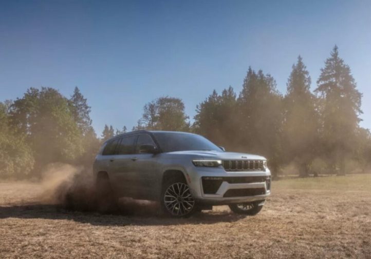 Повернення Hemi V8 та новий Trackhawk у планах Jeep