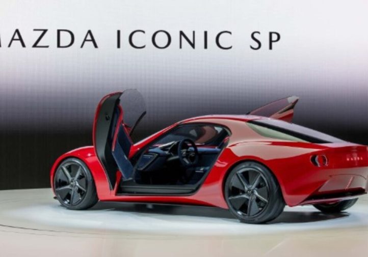Mazda не хоче обтяжувати MX-5 батареями (фото)