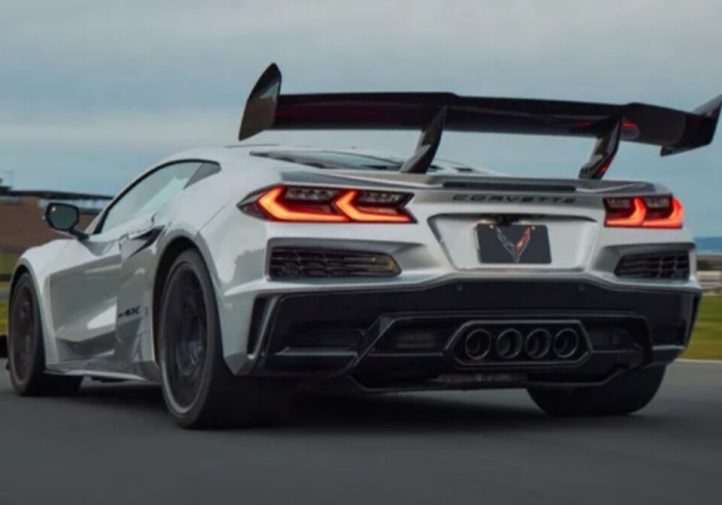 Corvette ZR1X: найпотужніший серійний спорткар США (фото)