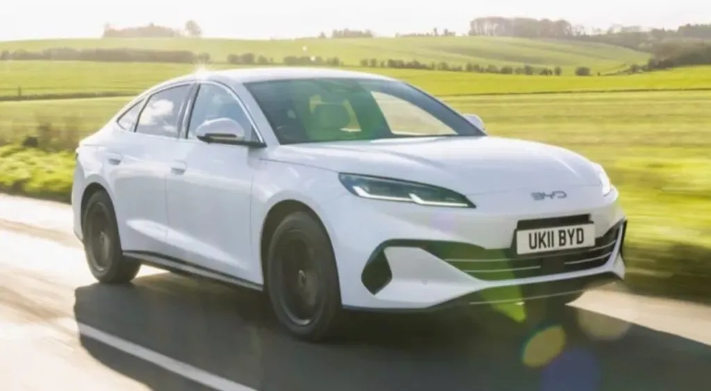 Новий BYD Seal 6: що пропонує доступний плагін-гібрид (огляд)