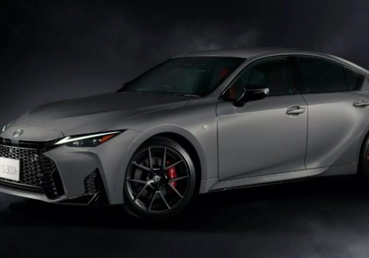 Lexus IS змінює формат: преміальний седан переходить на EV