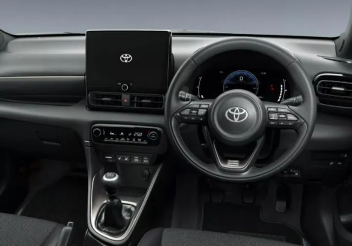 Toyota Yaris отримала механіку, але втратила технологію (фото)