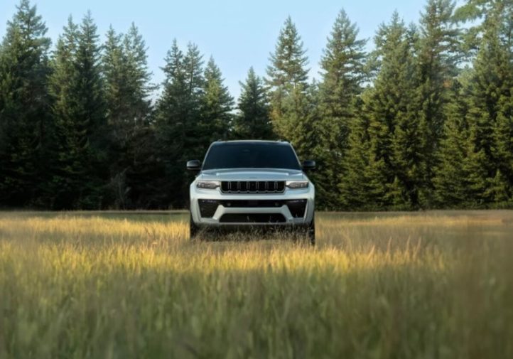 Повернення Hemi V8 та новий Trackhawk у планах Jeep