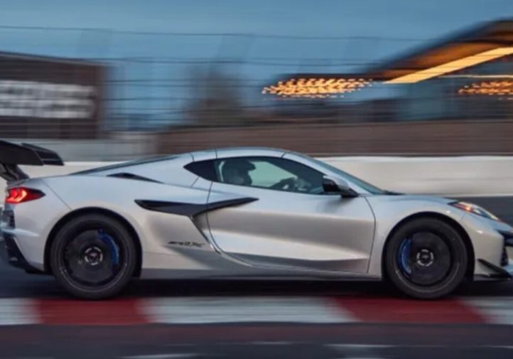 Corvette ZR1X: найпотужніший серійний спорткар США (фото)