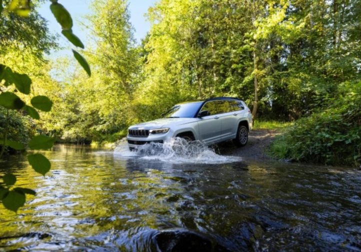 Повернення Hemi V8 та новий Trackhawk у планах Jeep