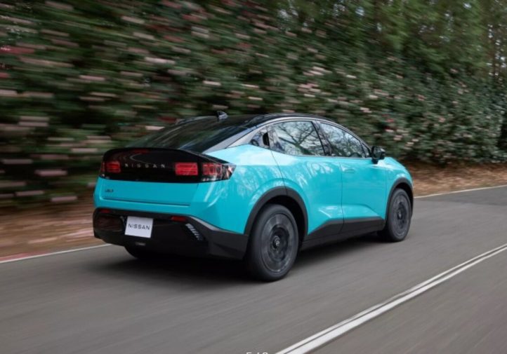 Бюджетний Nissan Leaf відкладають (фото)