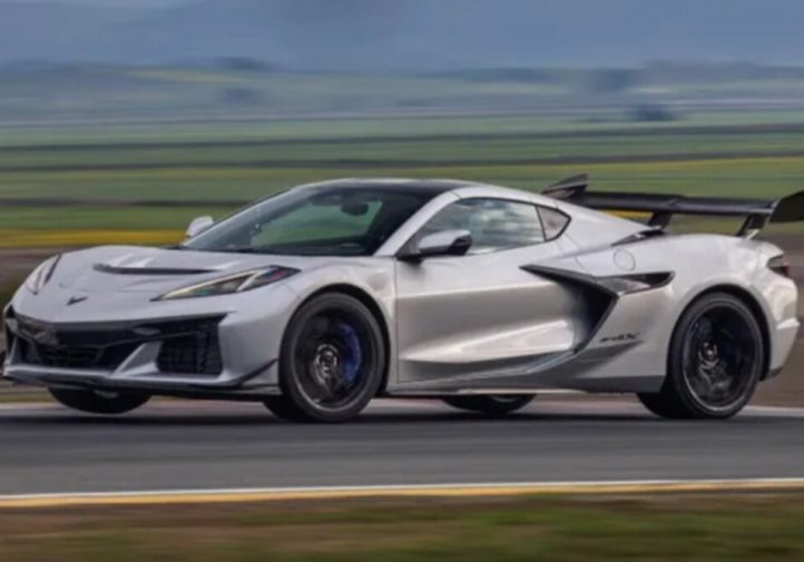Corvette ZR1X: найпотужніший серійний спорткар США (фото)