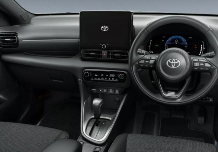 Toyota Yaris отримала механіку, але втратила технологію (фото)