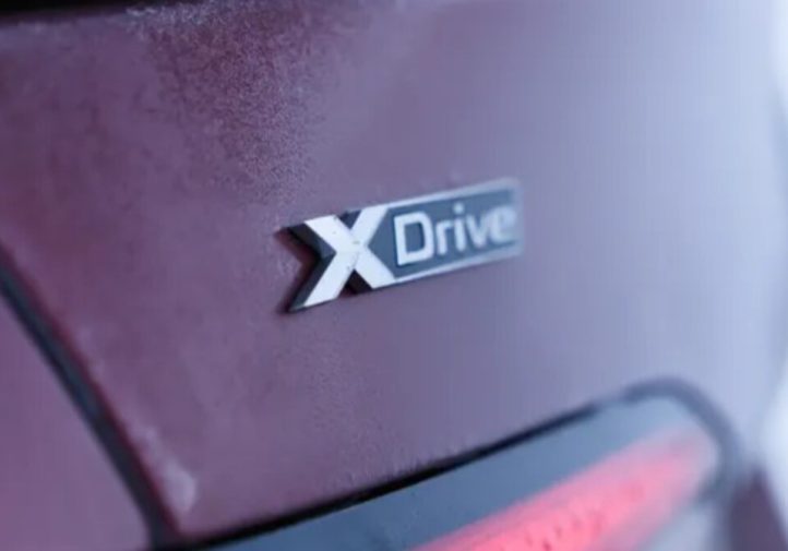 BMW 550e xDrive M Sport Pro: тест на довгу дистанцію (фото)