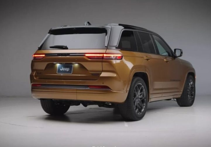 Повернення Hemi V8 та новий Trackhawk у планах Jeep