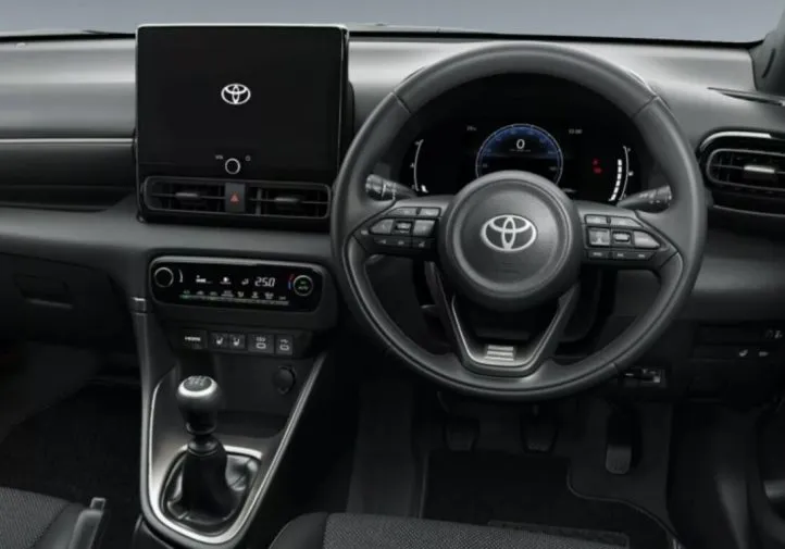 Toyota Yaris отримала механіку, але втратила технологію (фото)