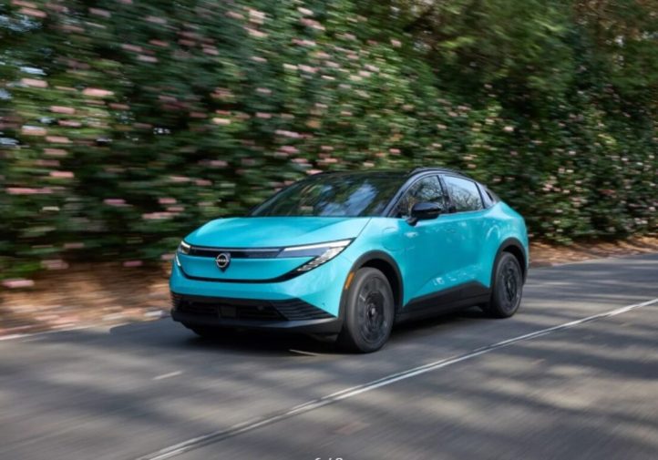 Бюджетний Nissan Leaf відкладають (фото)