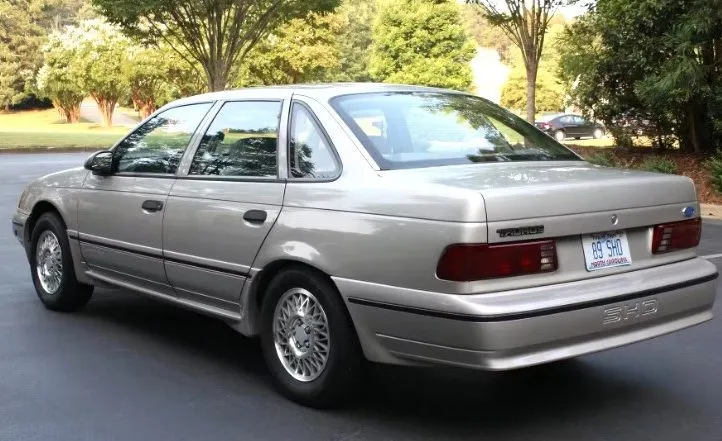 Останній седан Ford виявився несподівано ефектним (фото)