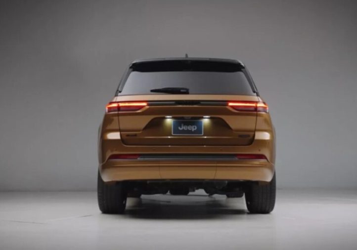 Повернення Hemi V8 та новий Trackhawk у планах Jeep