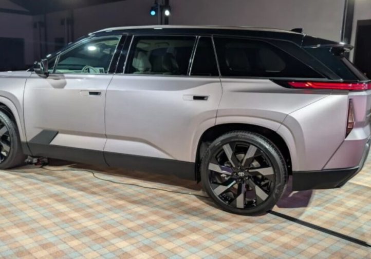 Електричний Highlander з ручками, що мають механічний запас