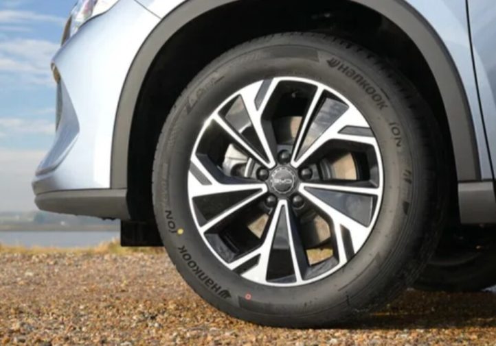 Плагін-гібрид без переплати: тест BYD Sealion 5 (огляд)