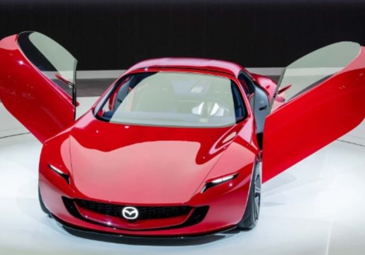 Mazda не хоче обтяжувати MX-5 батареями (фото)