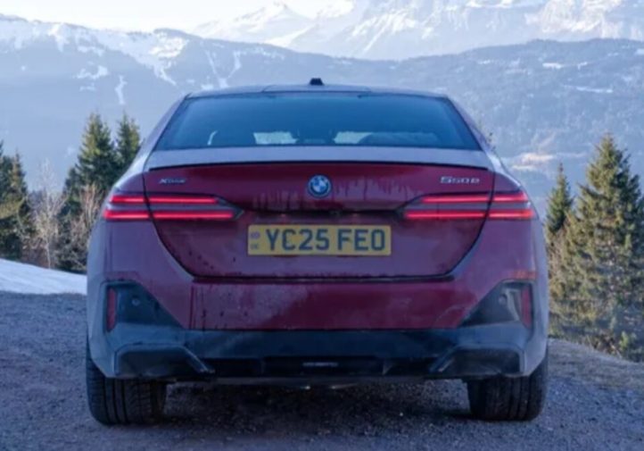 BMW 550e xDrive M Sport Pro: тест на довгу дистанцію (фото)