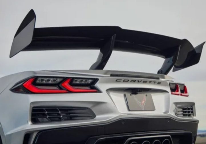 Corvette ZR1X: найпотужніший серійний спорткар США (фото)