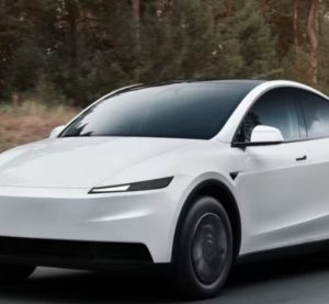 Tesla Model Y 2026.8 отримує «Comfort Braking»