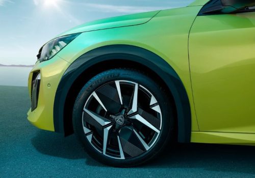 Peugeot і Citroën економлять на запасці