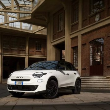 Fiat 600 із мотором Peugeot і ручною коробкою