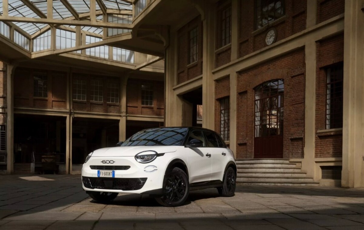 Fiat 600 із мотором Peugeot і ручною коробкою