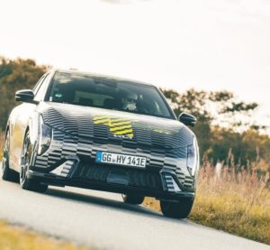 Kia EV4 GT: класичний хот-хетч у електричному виконанні