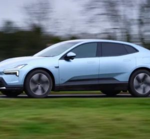 Polestar 4: електрокар без заднього вікна у реальному житті