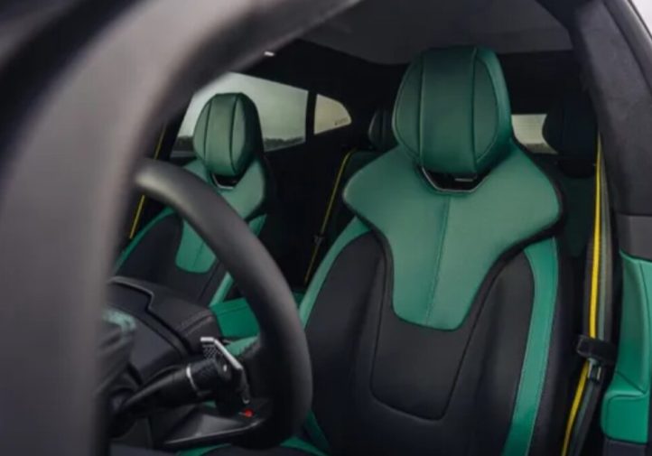 Lotus Eletre X: електричний SUV отримав гібридну версію