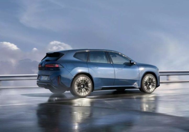 BMW змінює плани виробництва iX3 після запуску (фото)