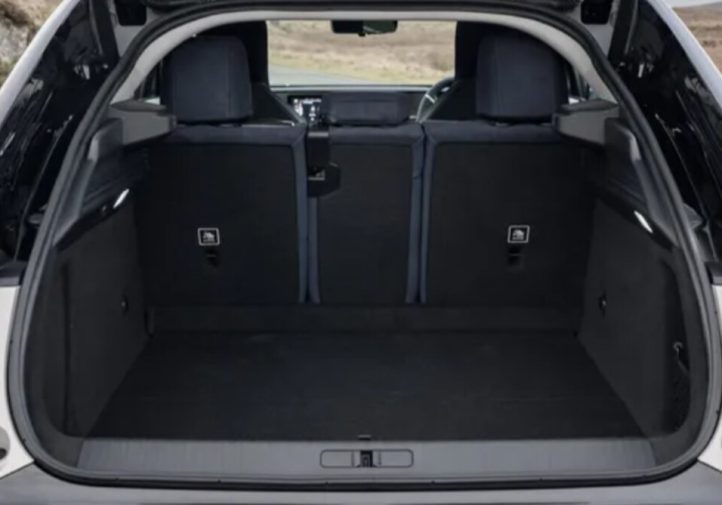 DS No 8: французький електрокар між седаном і кросовером