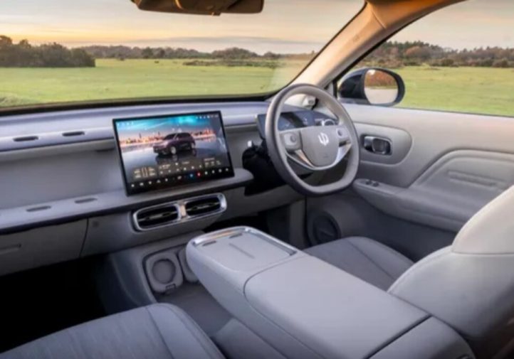 Leapmotor B10 — бюджетний електрокросовер (огляд)