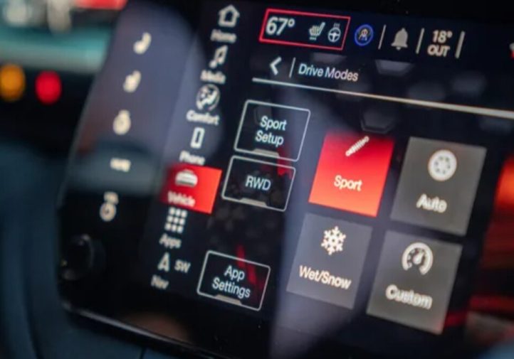 Dodge Charger R/T: базовий маслкар із турбомотором Hurricane