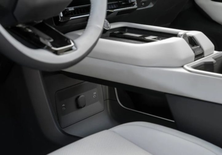 Новий трирядний електрокросовер Subaru: перші деталі