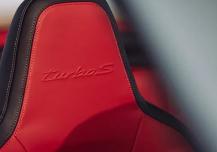 Гібридний Porsche 911 Turbo S: новий рівень швидкості