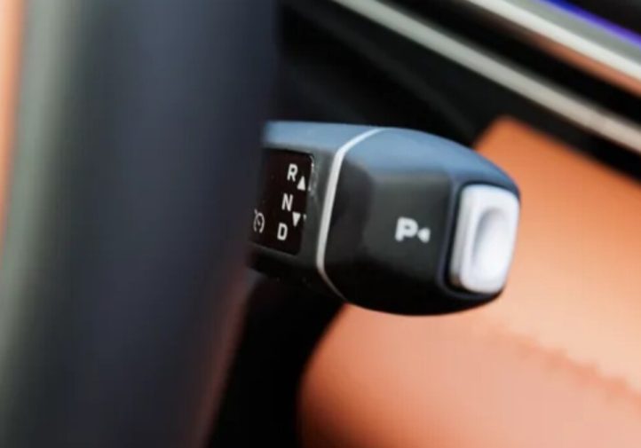 Огляд Deepal S05: 200 кВт зарядка, Cell-to-Body (фото)