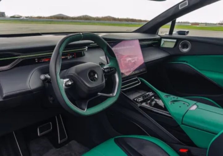 Lotus Eletre X: електричний SUV отримав гібридну версію