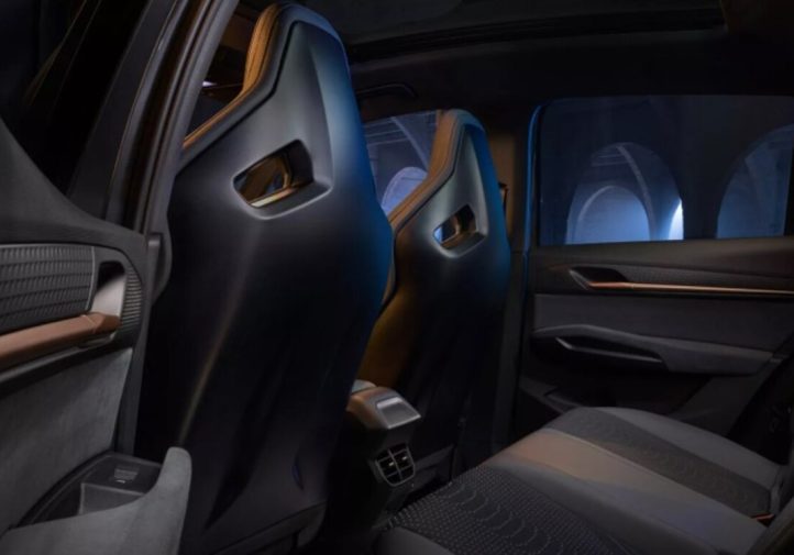 Cupra Born оновили: новий дизайн і фізичні кнопки на кермі