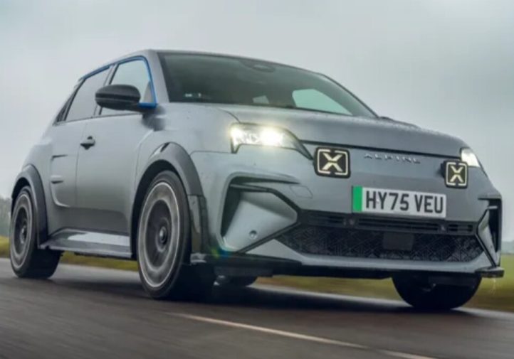 Alpine A290: новий електричний хот-хетч на базі Renault 5