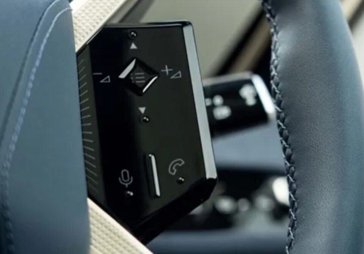 DS No 8: французький електрокар між седаном і кросовером