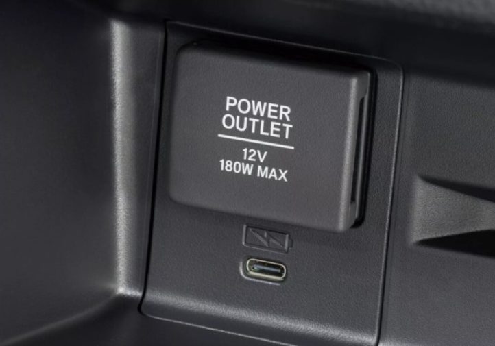 Оновлений Honda N-Van: турбо, цифрова панель і нові кольори