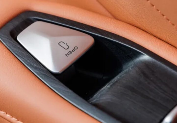 Огляд Deepal S05: 200 кВт зарядка, Cell-to-Body (фото)