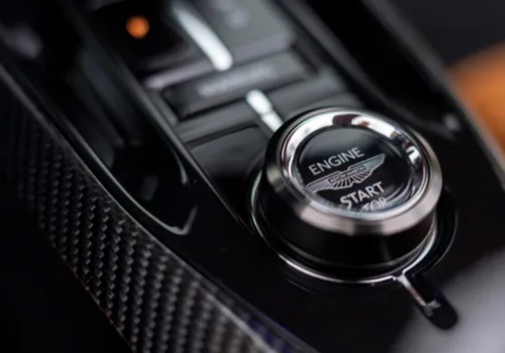 Valhalla — перший «справжній» середньомоторний Aston Martin